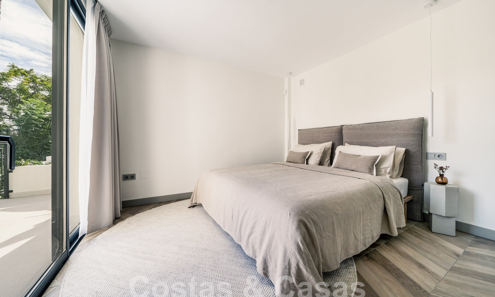 Villa de lujo totalmente reformada con vistas al mar en venta en Nueva Andalucia, Marbella 60001