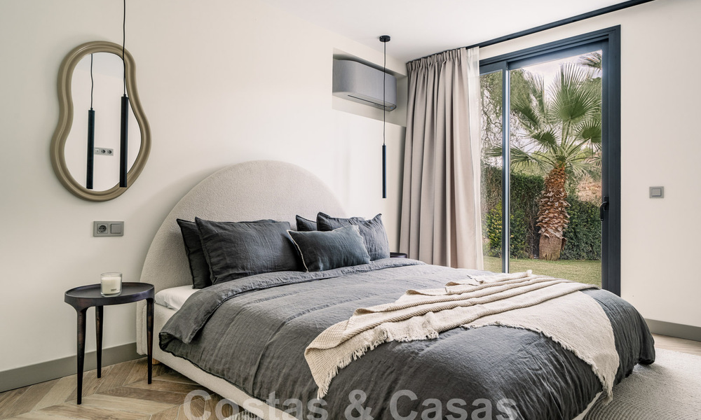 Villa de lujo totalmente reformada con vistas al mar en venta en Nueva Andalucia, Marbella 60008