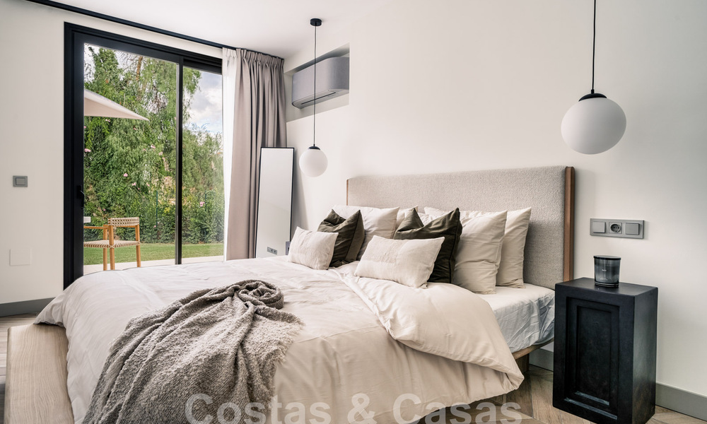 Villa de lujo totalmente reformada con vistas al mar en venta en Nueva Andalucia, Marbella 60009