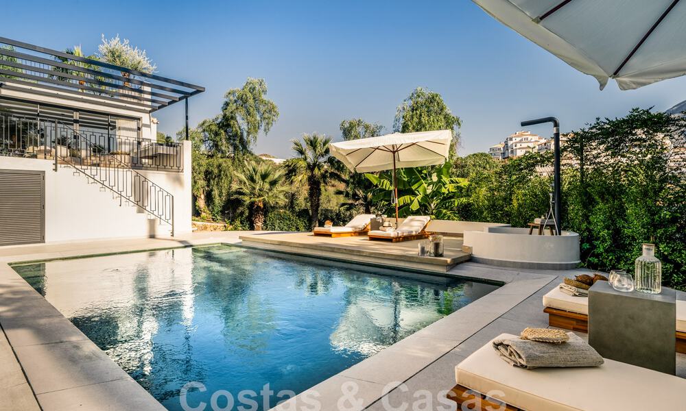 Villa de lujo totalmente reformada con vistas al mar en venta en Nueva Andalucia, Marbella 60016