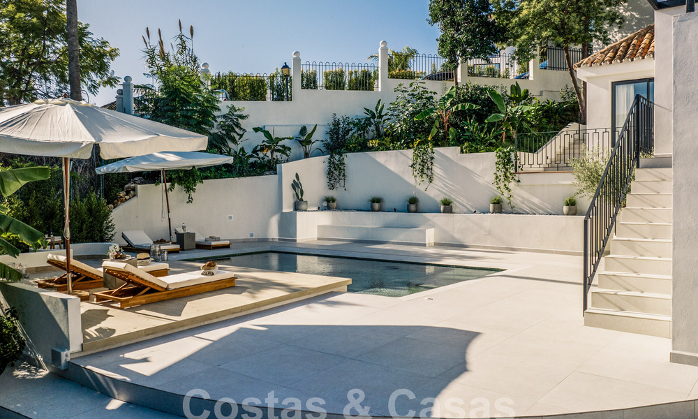 Villa de lujo totalmente reformada con vistas al mar en venta en Nueva Andalucia, Marbella 60021
