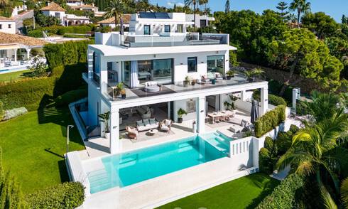 Villa de lujo con diseño modernista en venta en la Milla de Oro de Marbella 60039