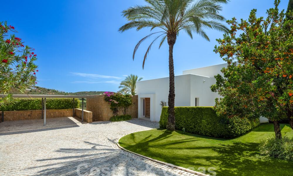 Villa de lujo modernista en venta, en un prestigioso campo de golf de la Costa del Sol 59890