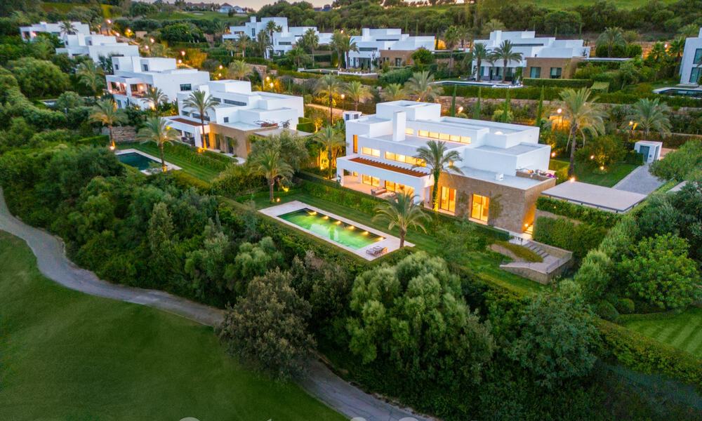 Villa de lujo modernista en venta, en un prestigioso campo de golf de la Costa del Sol 59892