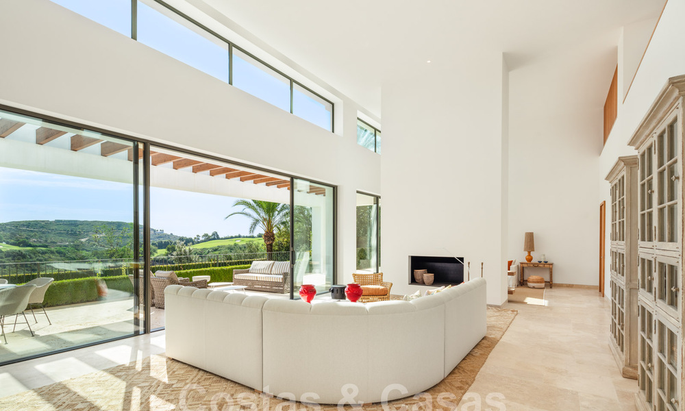 Villa de lujo modernista en venta, en un prestigioso campo de golf de la Costa del Sol 59897