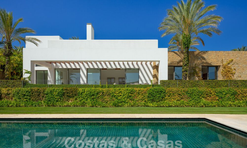 Villa de lujo modernista en venta, en un prestigioso campo de golf de la Costa del Sol 59903