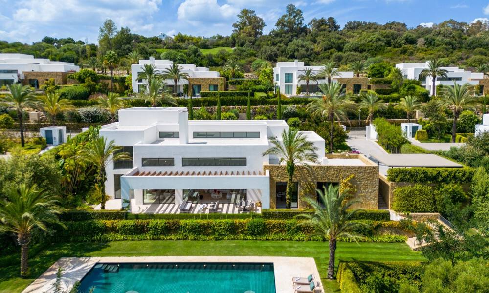 Villa de lujo modernista en venta, en un prestigioso campo de golf de la Costa del Sol 59916