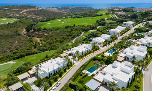 Villa de lujo modernista en venta, en un prestigioso campo de golf de la Costa del Sol 59917