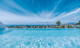 Villa boutique en venta con piscina infinita y vistas panorámicas al mar en Nueva Andalucia, Marbella 59720 