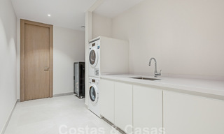 Villa boutique en venta con piscina infinita y vistas panorámicas al mar en Nueva Andalucia, Marbella 59723 