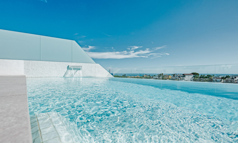 Villa boutique en venta con piscina infinita y vistas panorámicas al mar en Nueva Andalucia, Marbella 59727
