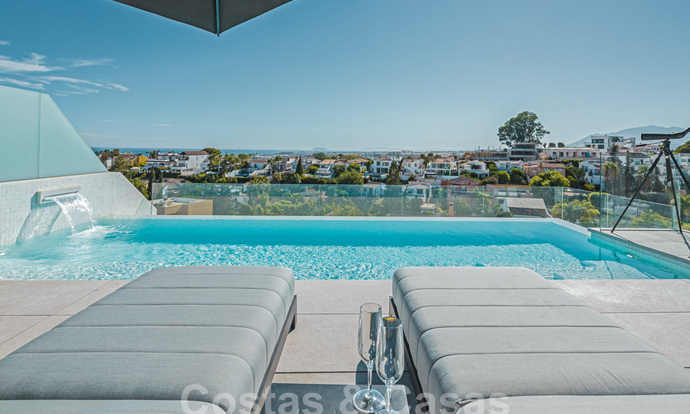 Villa boutique en venta con piscina infinita y vistas panorámicas al mar en Nueva Andalucia, Marbella 59728