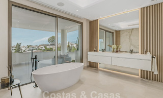 Villa boutique en venta con piscina infinita y vistas panorámicas al mar en Nueva Andalucia, Marbella 59731 