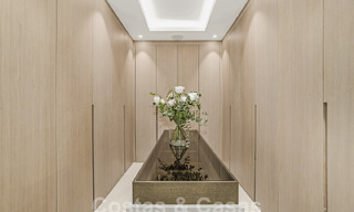 Villa boutique en venta con piscina infinita y vistas panorámicas al mar en Nueva Andalucia, Marbella 59732 