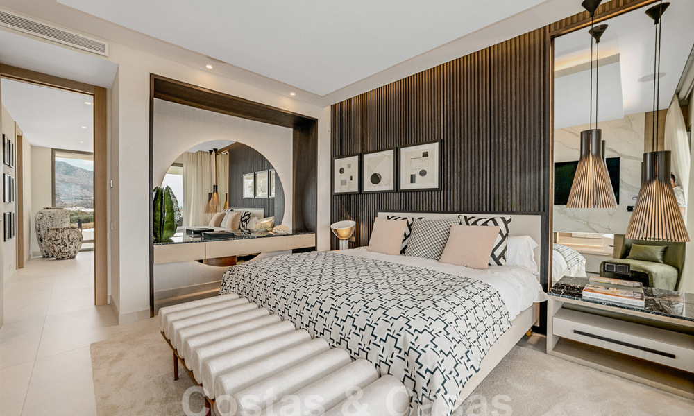 Villa boutique en venta con piscina infinita y vistas panorámicas al mar en Nueva Andalucia, Marbella 59733