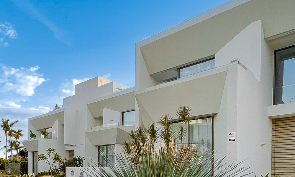 Villa boutique en venta con piscina infinita y vistas panorámicas al mar en Nueva Andalucia, Marbella 59740