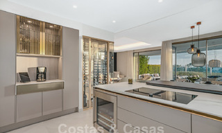 Villa boutique en venta con piscina infinita y vistas panorámicas al mar en Nueva Andalucia, Marbella 59744 