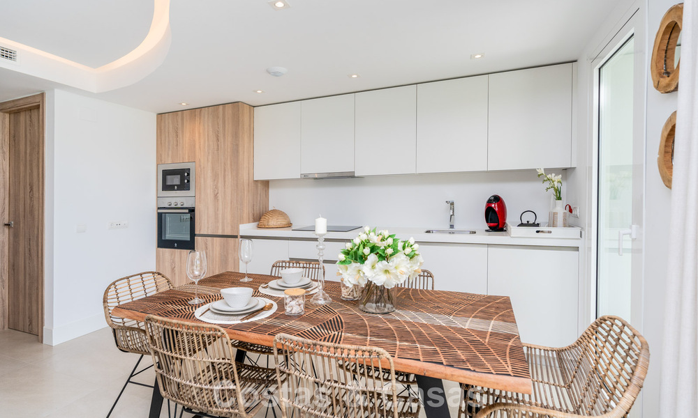 Exclusiva promoción de nuevos apartamentos en primera línea de golf en venta en San Roque, Costa del Sol 60268