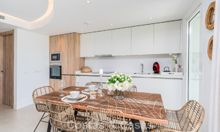 Exclusiva promoción de nuevos apartamentos en primera línea de golf en venta en San Roque, Costa del Sol 60268 