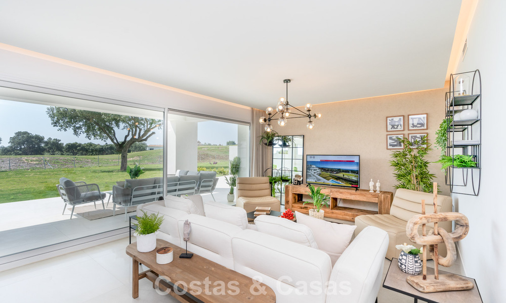 Exclusiva promoción de nuevos apartamentos en primera línea de golf en venta en San Roque, Costa del Sol 60273
