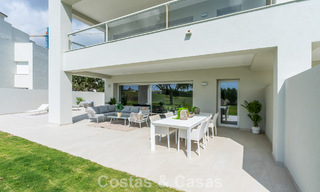 Exclusiva promoción de nuevos apartamentos en primera línea de golf en venta en San Roque, Costa del Sol 60283 