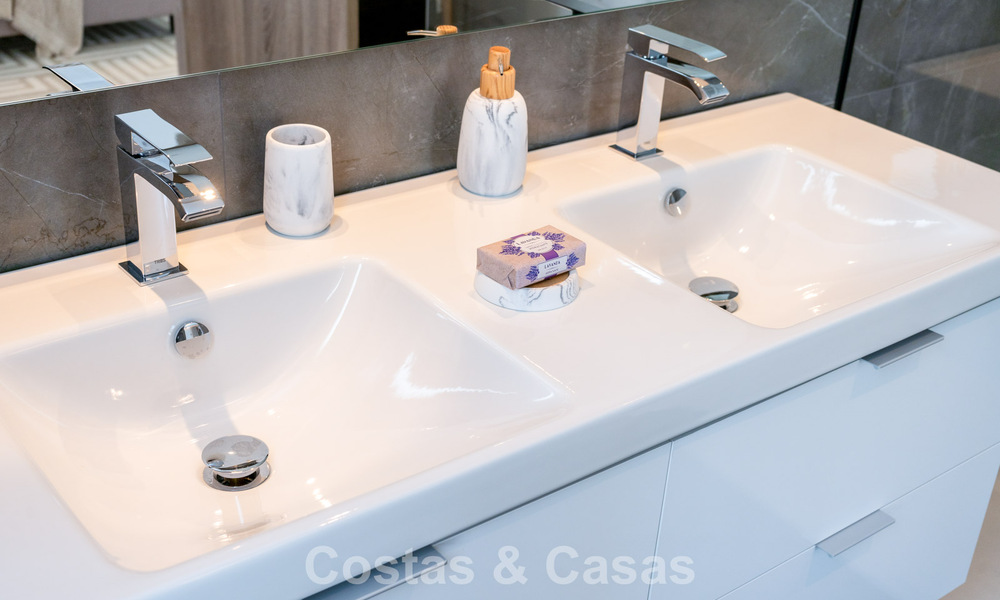 Exclusiva promoción de nuevos apartamentos en primera línea de golf en venta en San Roque, Costa del Sol 60291