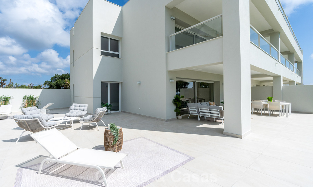 Exclusiva promoción de nuevos apartamentos en primera línea de golf en venta en San Roque, Costa del Sol 60298