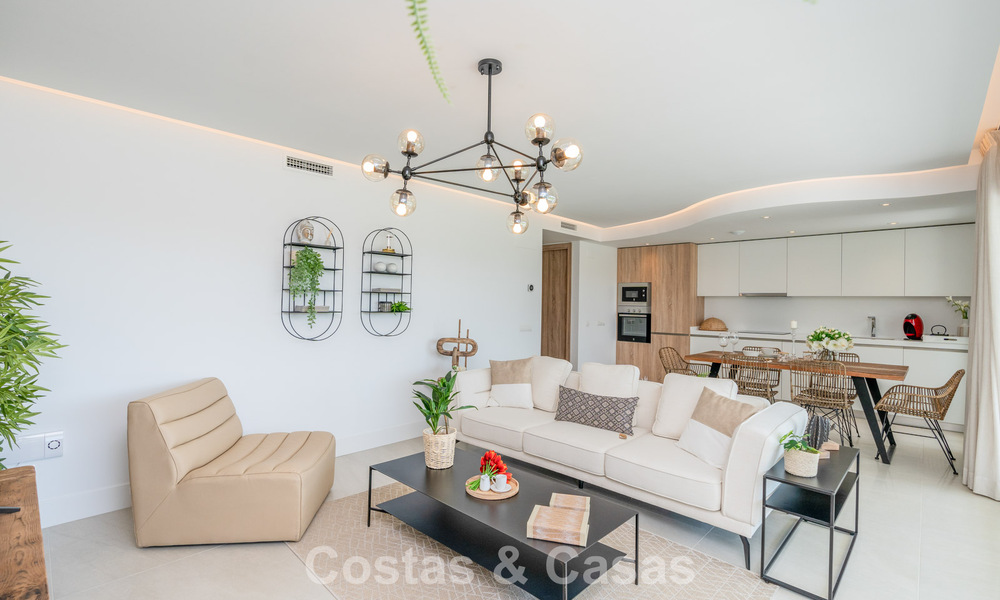 Exclusiva promoción de nuevos apartamentos en primera línea de golf en venta en San Roque, Costa del Sol 60306