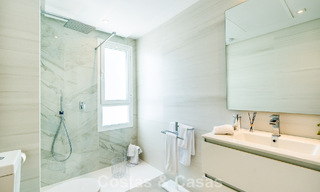 Exclusiva promoción de nuevos apartamentos en primera línea de golf en venta en San Roque, Costa del Sol 60313 