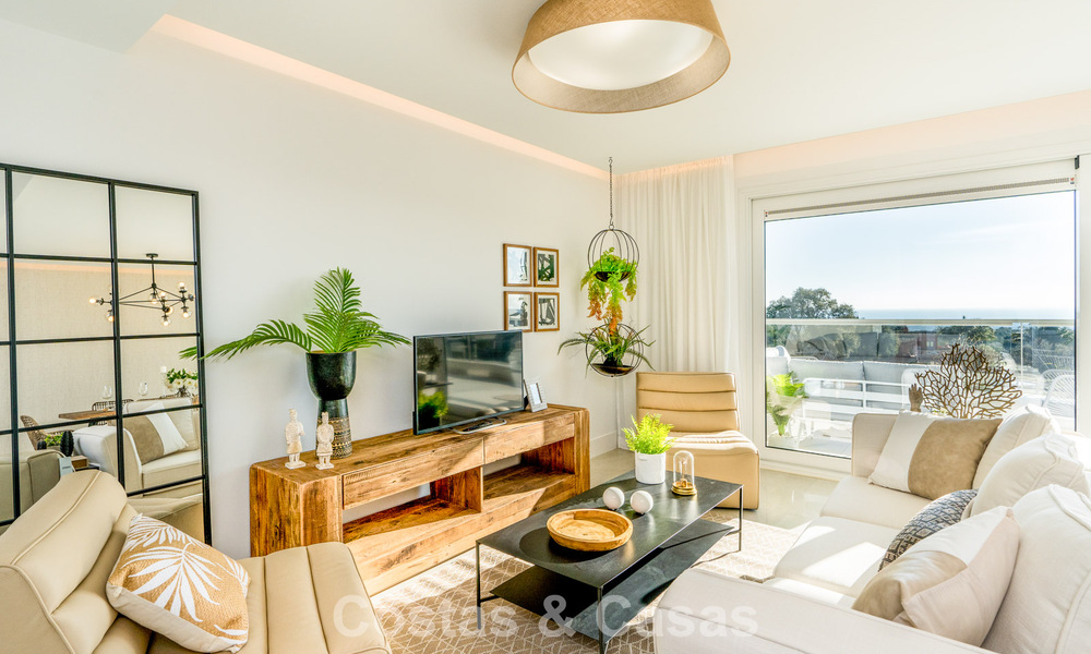 Exclusiva promoción de nuevos apartamentos en primera línea de golf en venta en San Roque, Costa del Sol 60315