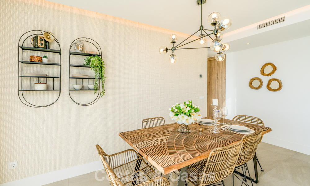 Exclusiva promoción de nuevos apartamentos en primera línea de golf en venta en San Roque, Costa del Sol 60320