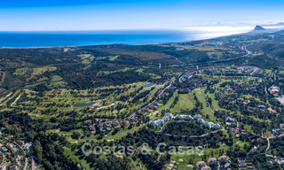 Exclusiva promoción de nuevos apartamentos en primera línea de golf en venta en San Roque, Costa del Sol 60348 