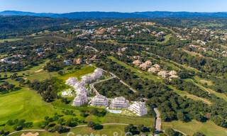 Exclusiva promoción de nuevos apartamentos en primera línea de golf en venta en San Roque, Costa del Sol 60349 