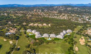Exclusiva promoción de nuevos apartamentos en primera línea de golf en venta en San Roque, Costa del Sol 60350 