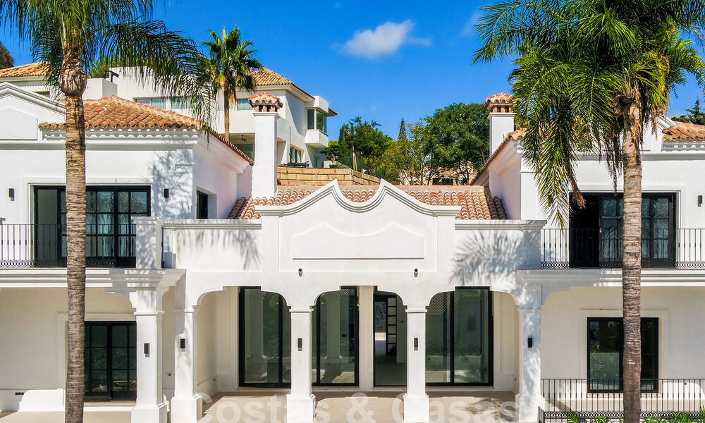 Lujosa villa de estilo arquitectónico clásico andaluz y vistas al mar en venta en la Nueva Milla de Oro, Marbella - Estepona 60085