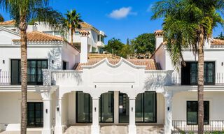 Lujosa villa de estilo arquitectónico clásico andaluz y vistas al mar en venta en la Nueva Milla de Oro, Marbella - Estepona 60085 