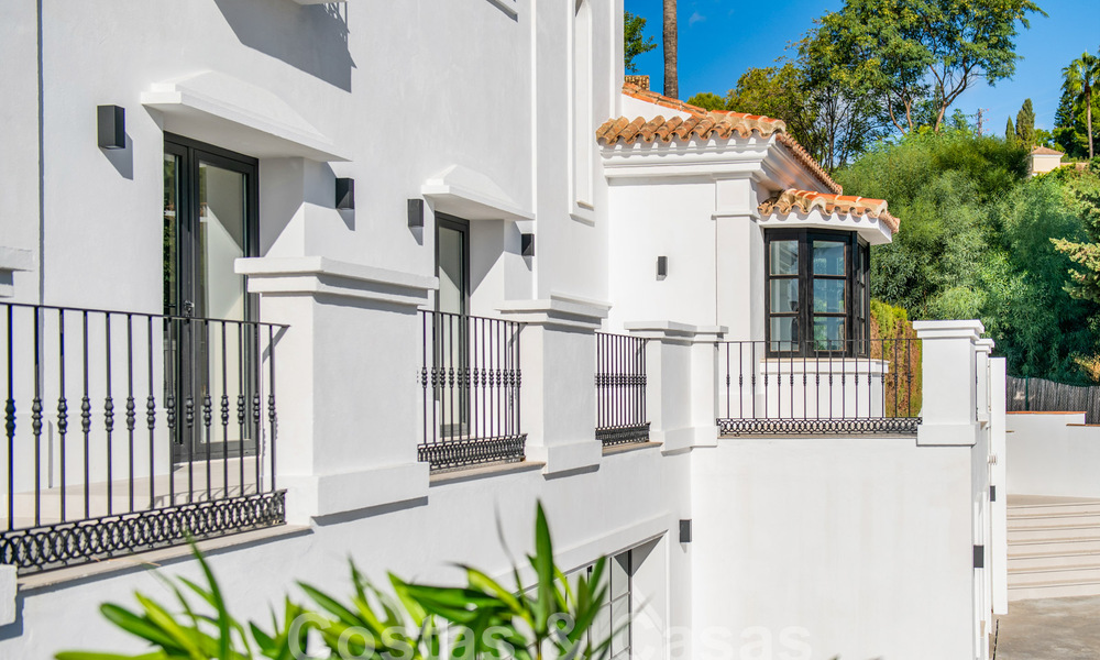 Lujosa villa de estilo arquitectónico clásico andaluz y vistas al mar en venta en la Nueva Milla de Oro, Marbella - Estepona 60088