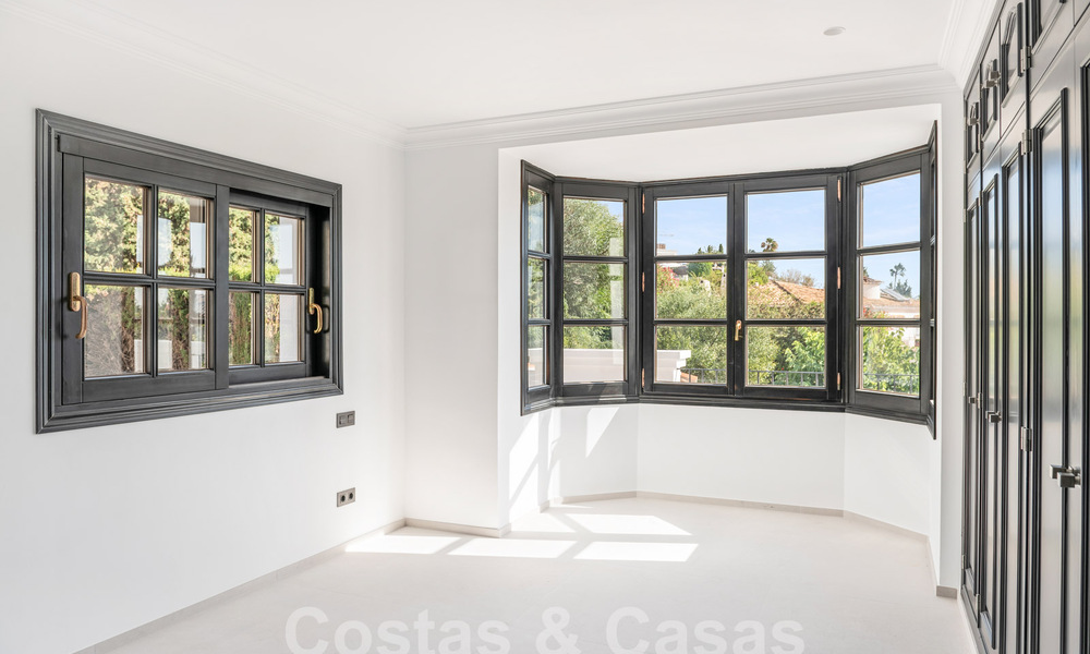 Lujosa villa de estilo arquitectónico clásico andaluz y vistas al mar en venta en la Nueva Milla de Oro, Marbella - Estepona 60093