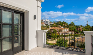 Lujosa villa de estilo arquitectónico clásico andaluz y vistas al mar en venta en la Nueva Milla de Oro, Marbella - Estepona 60097 
