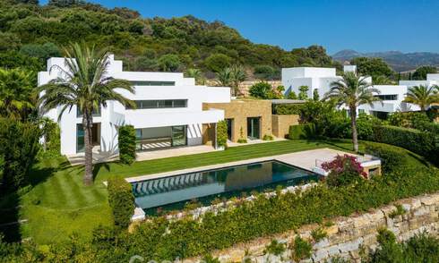 Villa de lujo contemporánea en venta en un resort de golf de primera línea en la Costa del Sol 60434