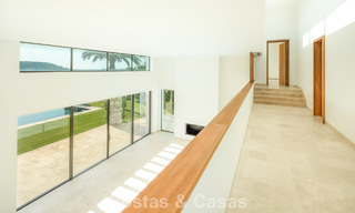 Villa de lujo contemporánea en venta en un resort de golf de primera línea en la Costa del Sol 60435 