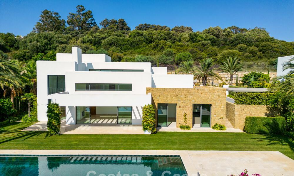 Villa de lujo contemporánea en venta en un resort de golf de primera línea en la Costa del Sol 60436