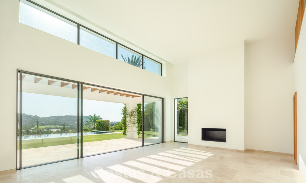 Villa de lujo contemporánea en venta en un resort de golf de primera línea en la Costa del Sol 60437