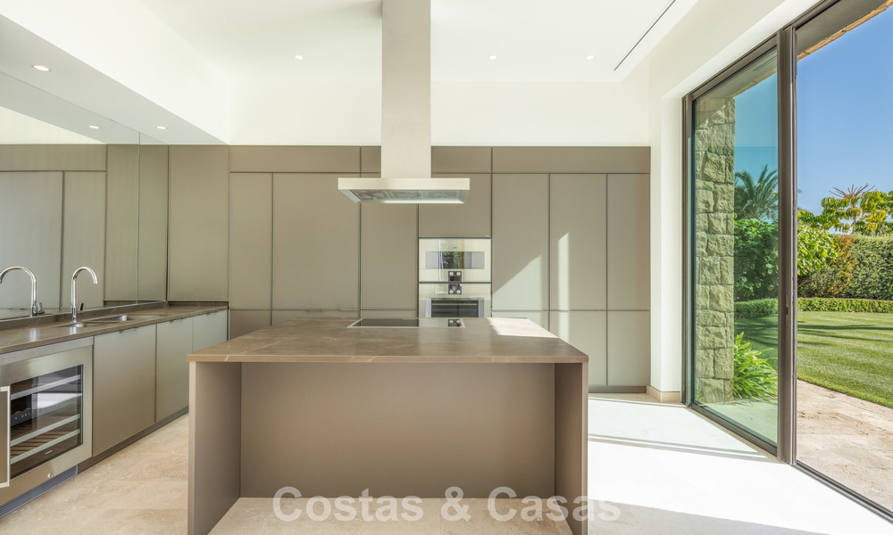 Villa de lujo contemporánea en venta en un resort de golf de primera línea en la Costa del Sol 60440