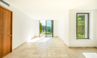 Villa de lujo contemporánea en venta en un resort de golf de primera línea en la Costa del Sol 60442 