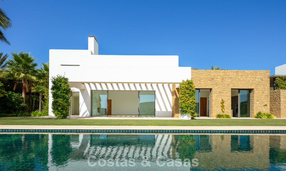 Villa de lujo contemporánea en venta en un resort de golf de primera línea en la Costa del Sol 60444