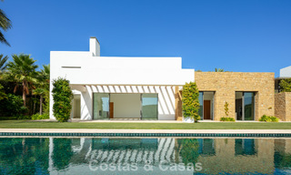 Villa de lujo contemporánea en venta en un resort de golf de primera línea en la Costa del Sol 60444 
