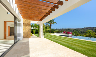 Villa de lujo contemporánea en venta en un resort de golf de primera línea en la Costa del Sol 60445 