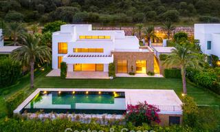 Villa de lujo contemporánea en venta en un resort de golf de primera línea en la Costa del Sol 60452 