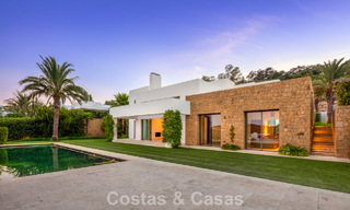 Villa de lujo contemporánea en venta en un resort de golf de primera línea en la Costa del Sol 60455 